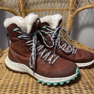Merrell hiking boots size 7